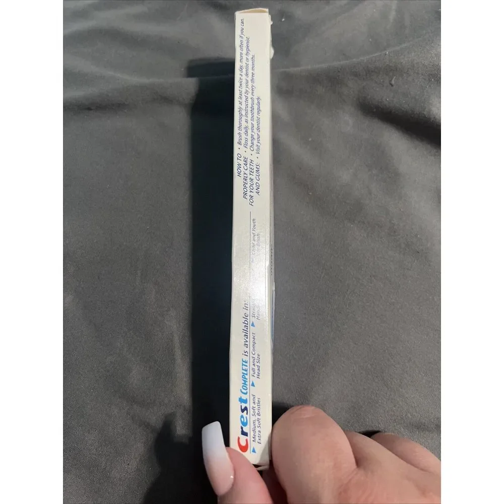 one vtg 1997 Crest Complete‎ soft toothbrushes Blue